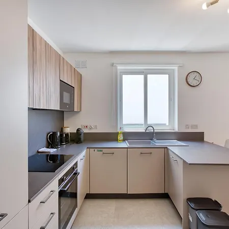 Central, Fully Equipped 2br In Appartement *
